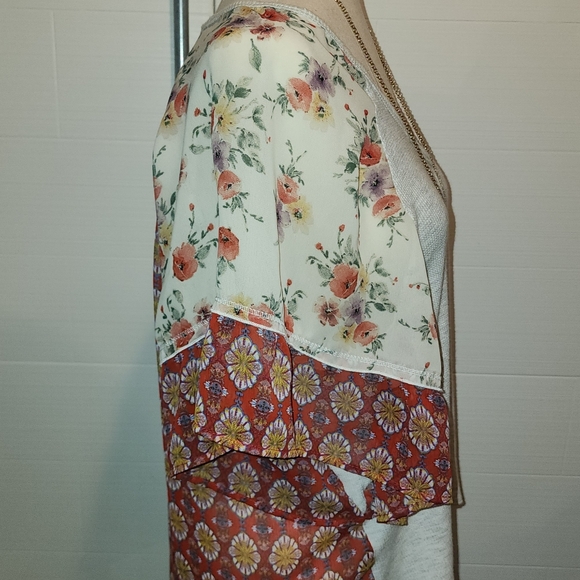 Hummingbird Floral and Gray Blouse - Picture 8 of 12